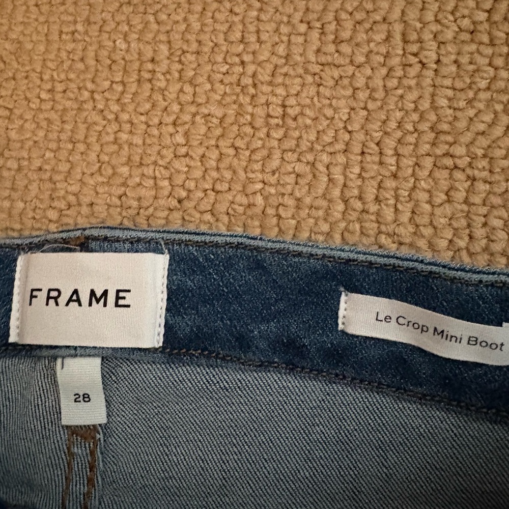 Frame Le Crop Mini Boot Jeans. Size 28. NWT - Picture 3 of 3
